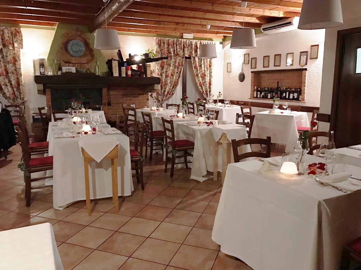 Hotel Locanda Da Carla วิเจวาโน ภายนอก รูปภาพ